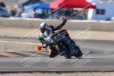 media/Dec-18-2022-SoCal Trackdays (Sun) [[8099a50955]]/Turn 2 (950am)/